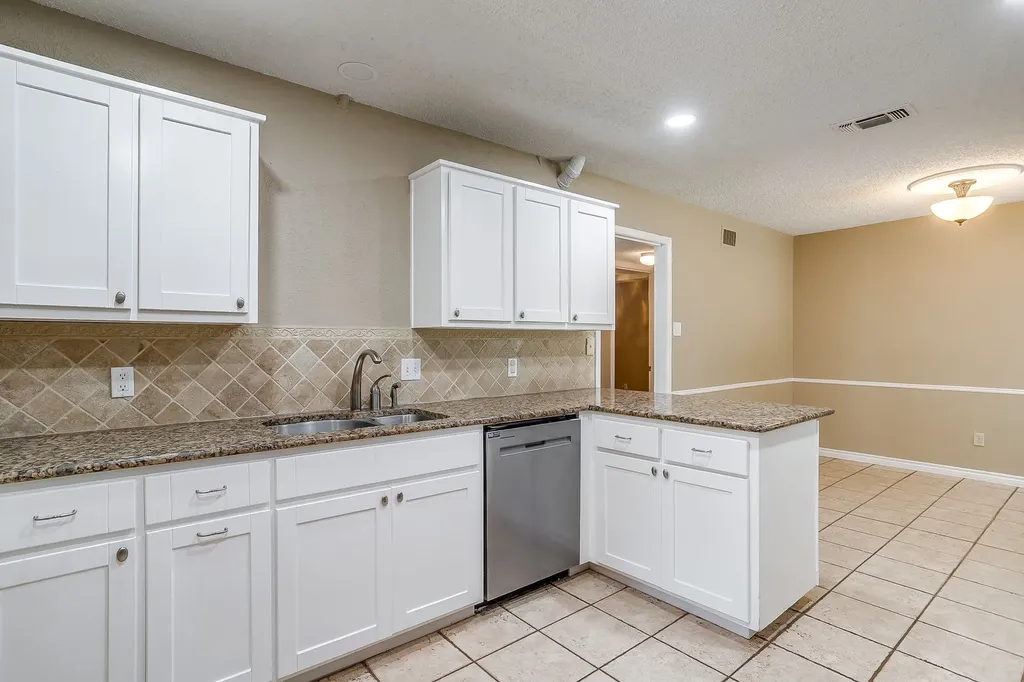 5716 Tumbleweed Court Arlington TX 76017