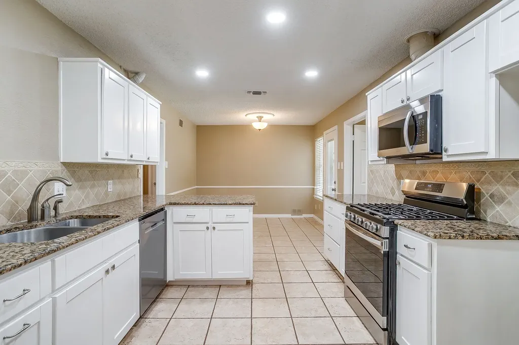 5716 Tumbleweed Court Arlington TX 76017