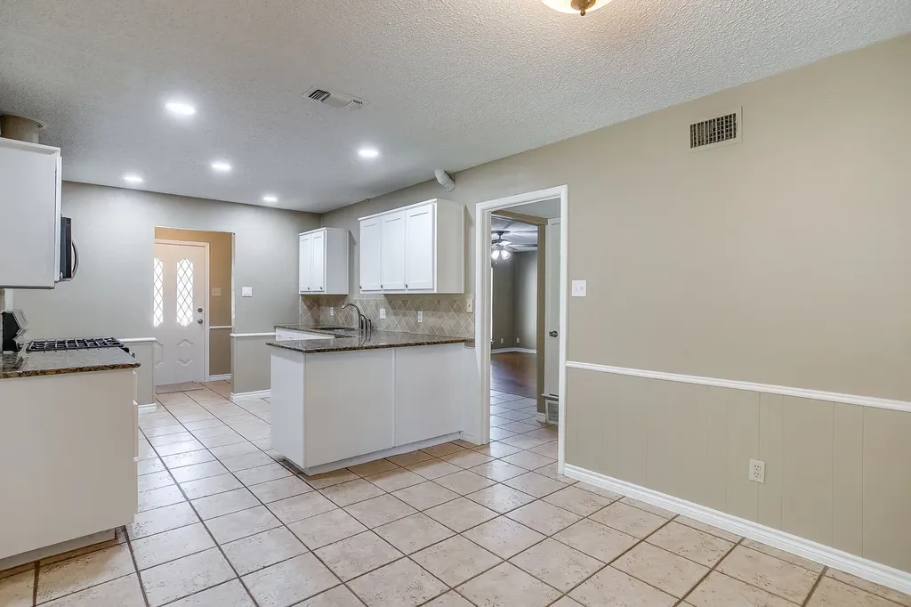 5716 Tumbleweed Court Arlington TX 76017