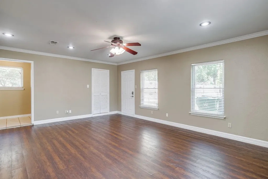 5716 Tumbleweed Court Arlington TX 76017