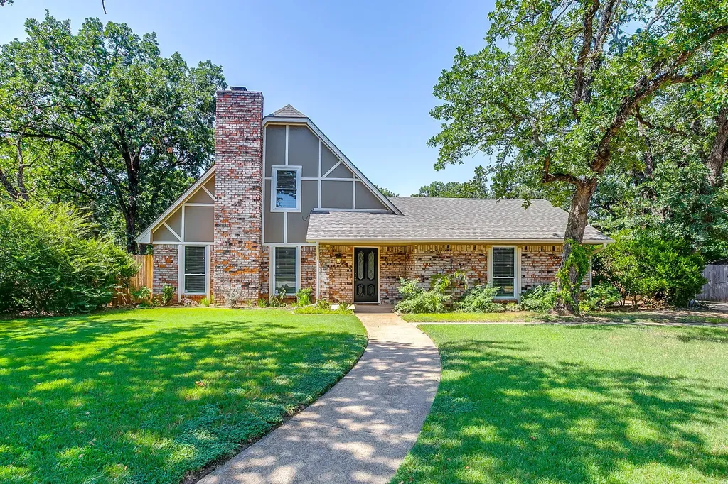 5716 Tumbleweed Court Arlington TX 76017