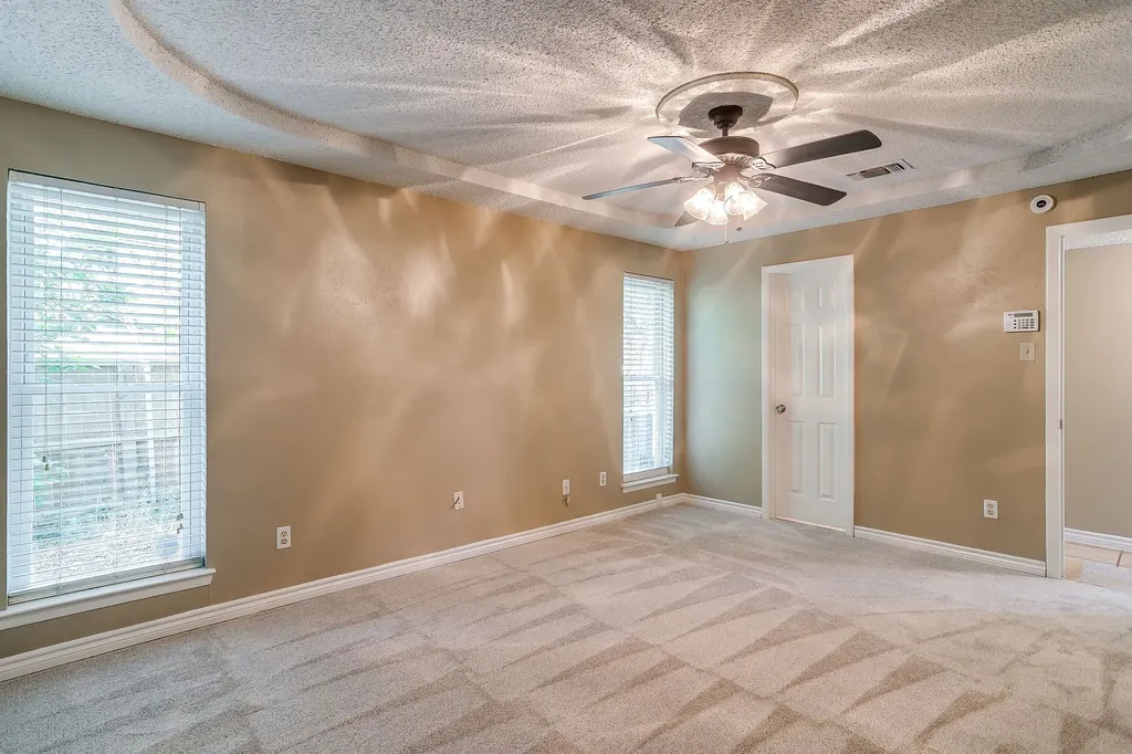 5716 Tumbleweed Court Arlington TX 76017