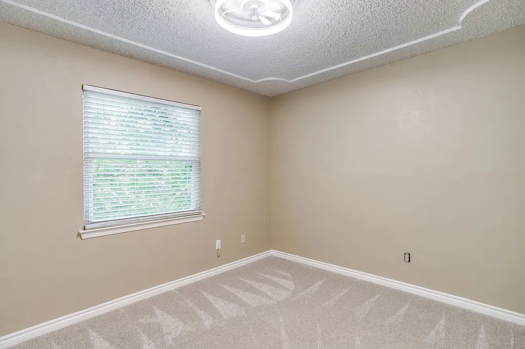 5716 Tumbleweed Court Arlington TX 76017