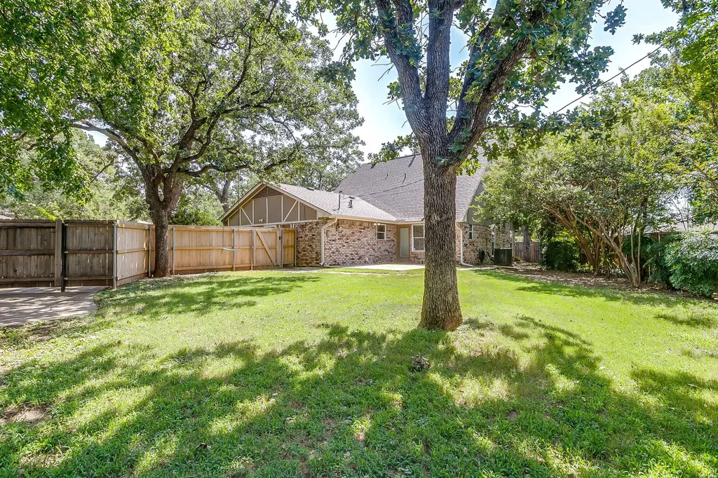 5716 Tumbleweed Court Arlington TX 76017