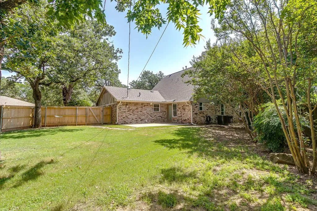 5716 Tumbleweed Court Arlington TX 76017