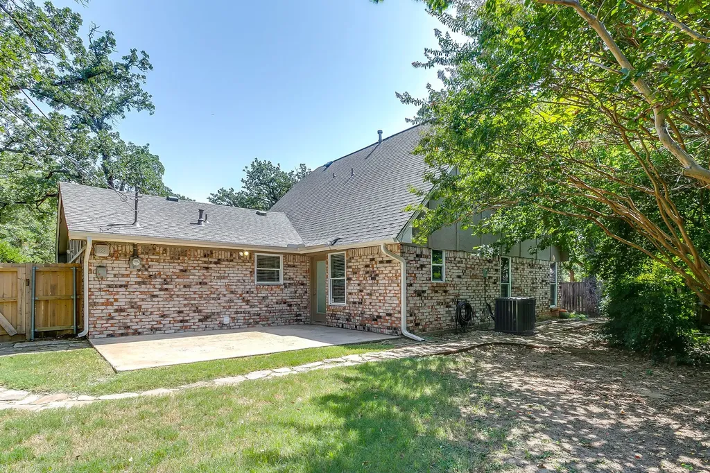 5716 Tumbleweed Court Arlington TX 76017