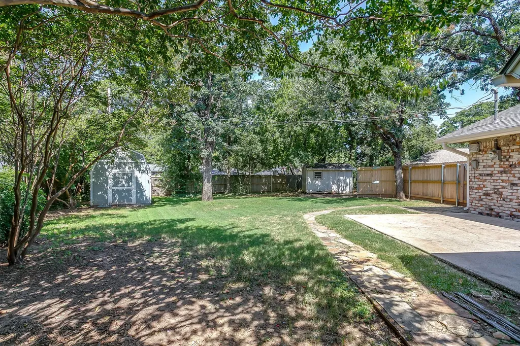 5716 Tumbleweed Court Arlington TX 76017