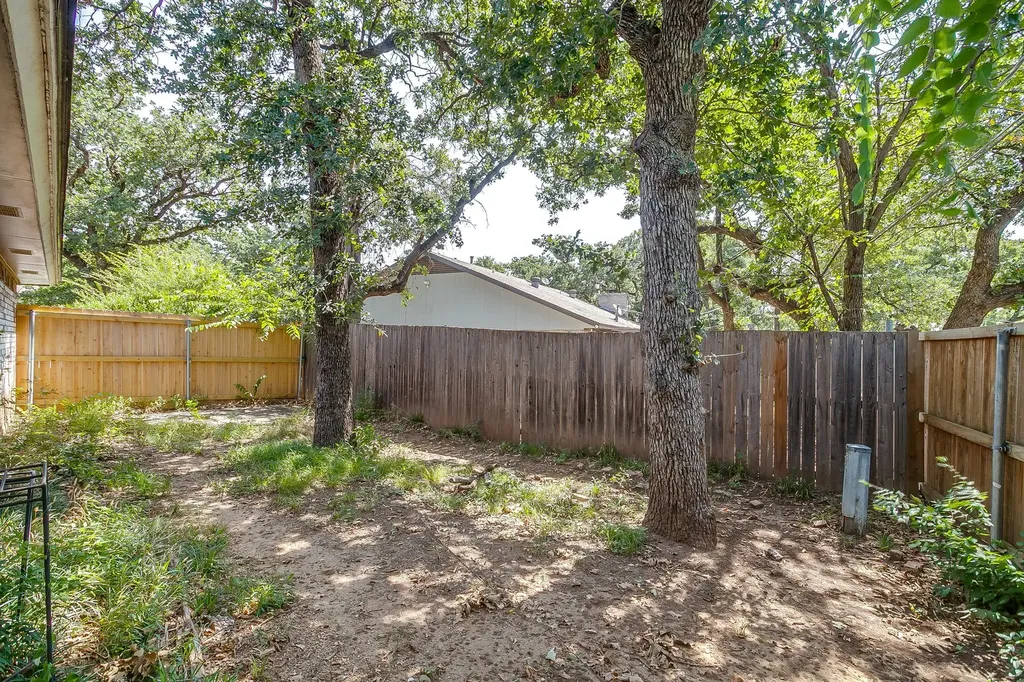 5716 Tumbleweed Court Arlington TX 76017