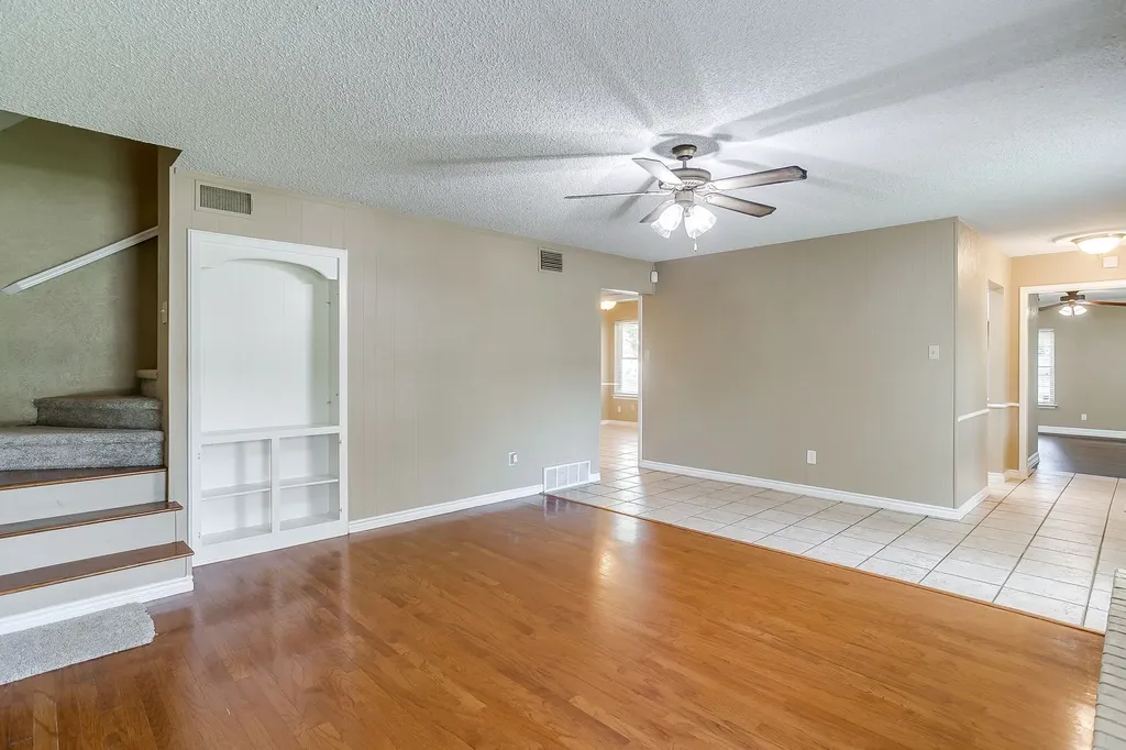 5716 Tumbleweed Court Arlington TX 76017