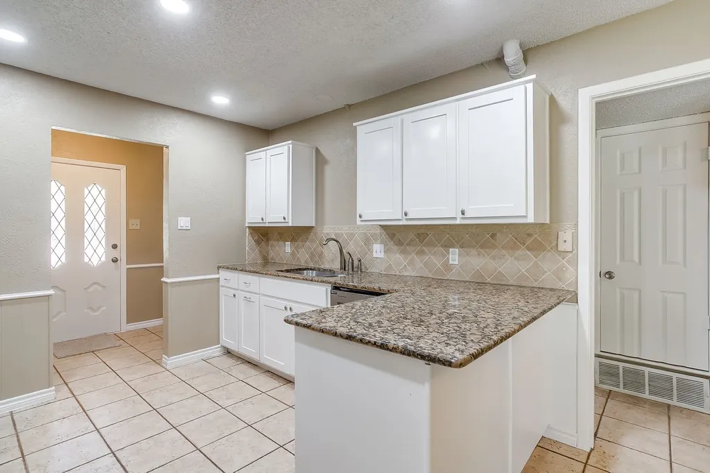 5716 Tumbleweed Court Arlington TX 76017