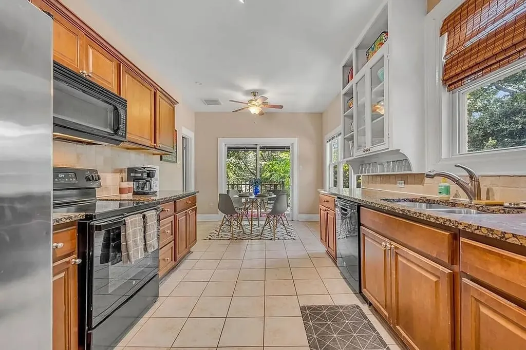 4301 Vandelia Street Dallas TX 75219