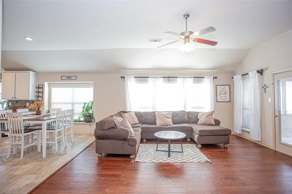 5009 Cassidy Lane Fort Worth TX 76244