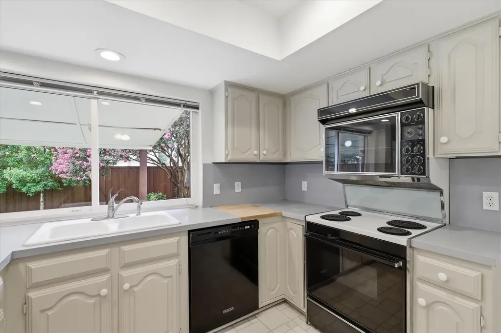 1909 Blake Drive Richardson TX 75081