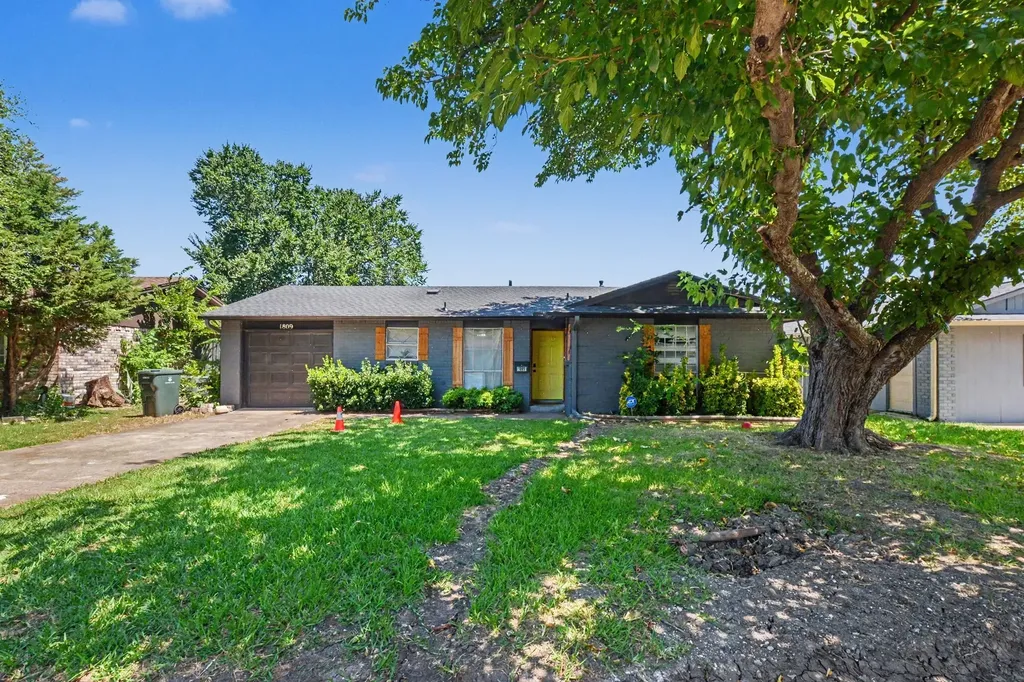 1809 Homestead Place Garland TX 75044