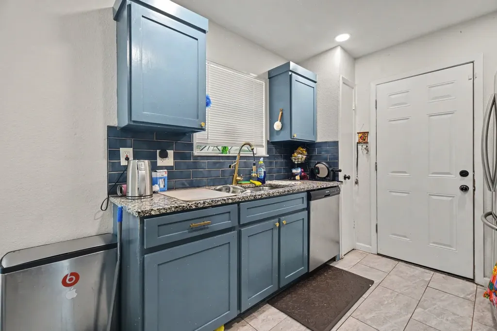 1809 Homestead Place Garland TX 75044