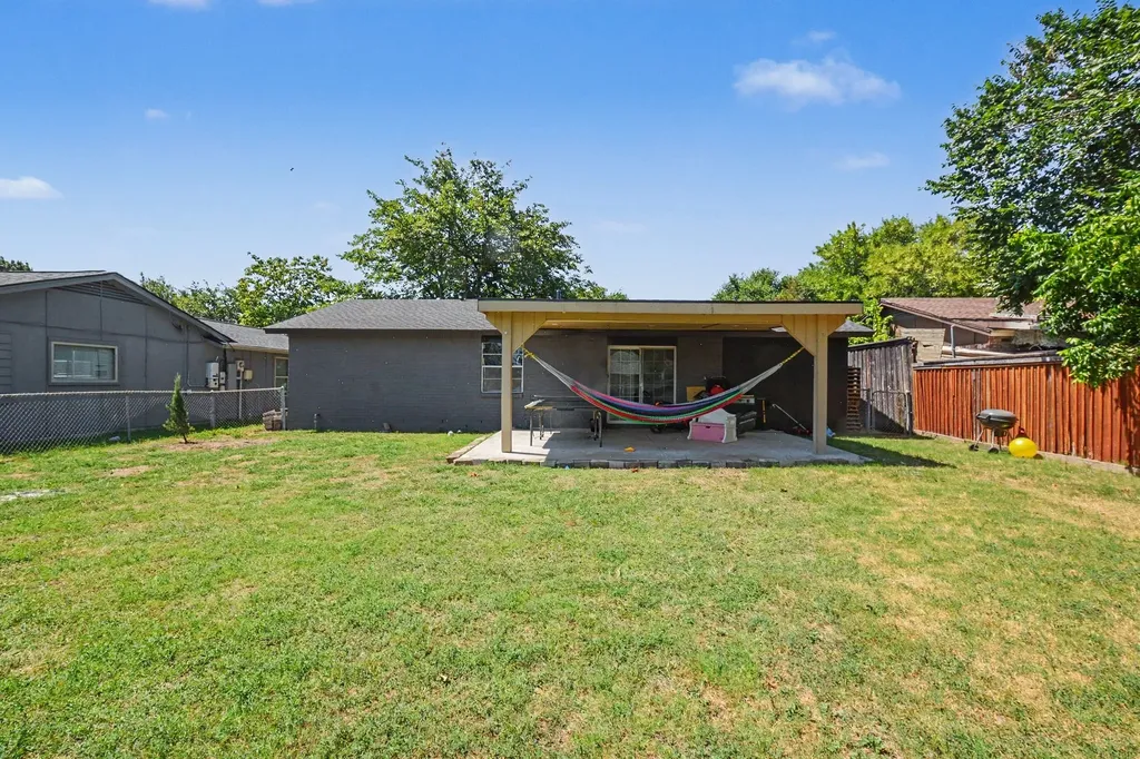 1809 Homestead Place Garland TX 75044
