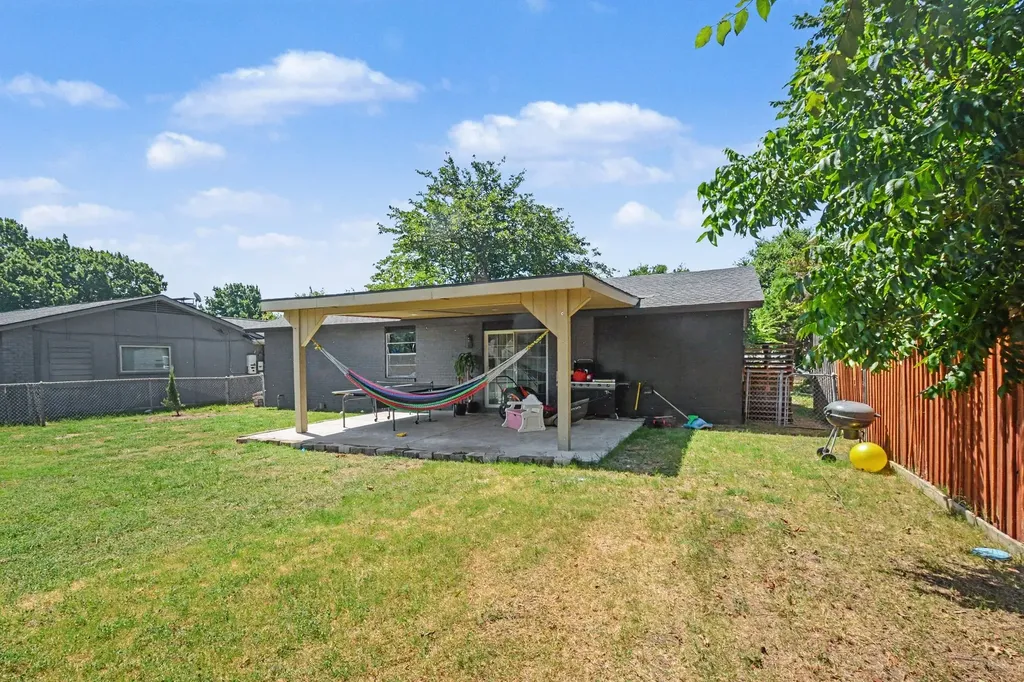 1809 Homestead Place Garland TX 75044