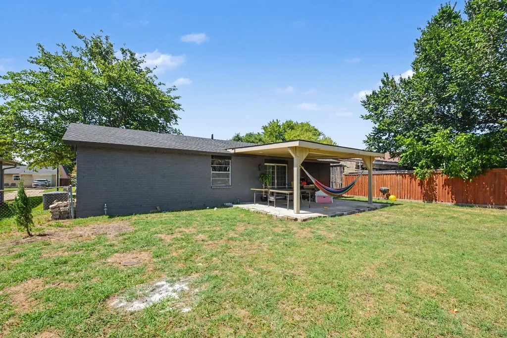 1809 Homestead Place Garland TX 75044