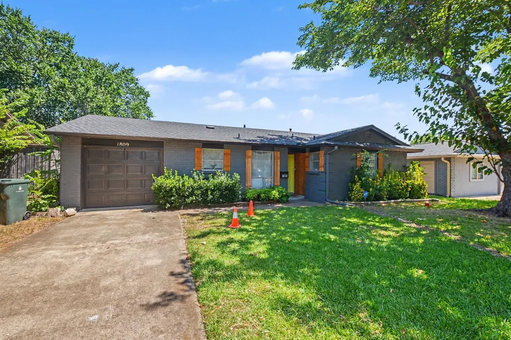 1809 Homestead Place Garland TX 75044