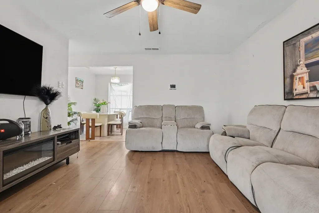 1809 Homestead Place Garland TX 75044
