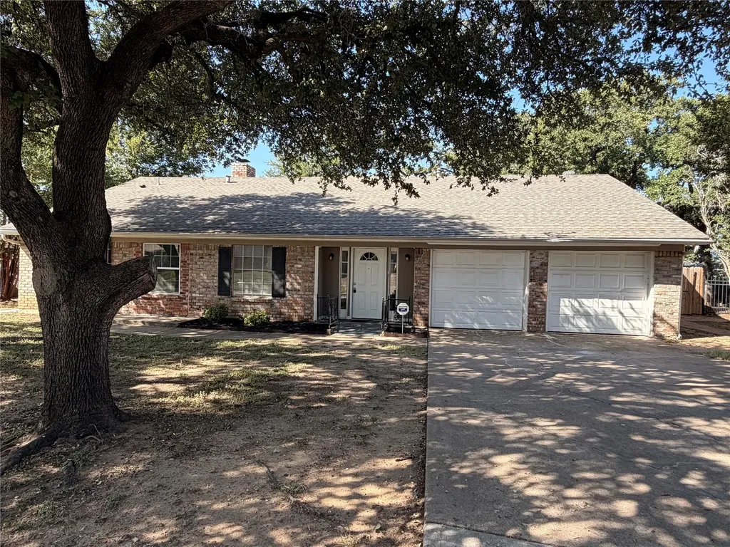 812 Stratford Drive Bedford TX 76021