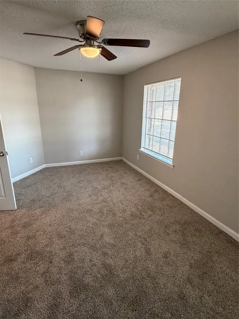 812 Stratford Drive Bedford TX 76021