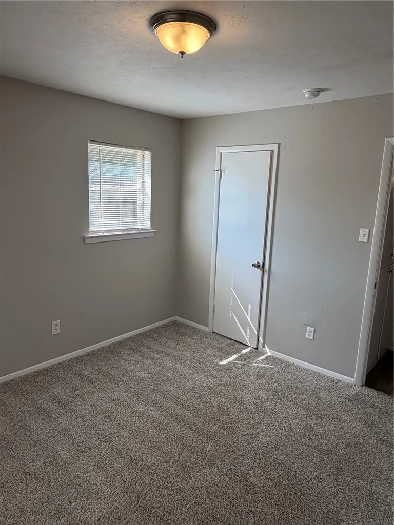 812 Stratford Drive Bedford TX 76021