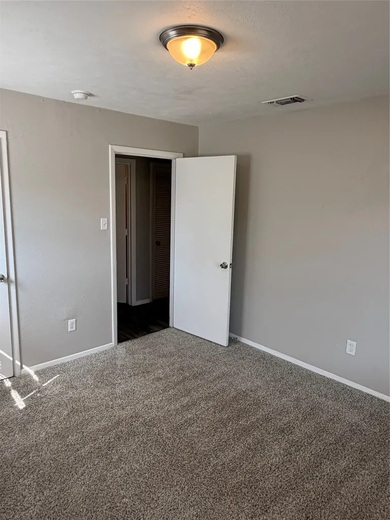 812 Stratford Drive Bedford TX 76021