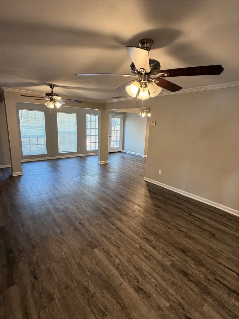 812 Stratford Drive Bedford TX 76021