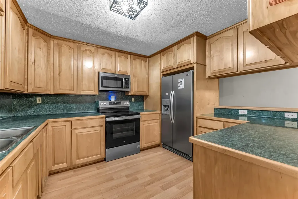 550 Lcr 463 Mexia TX 76667