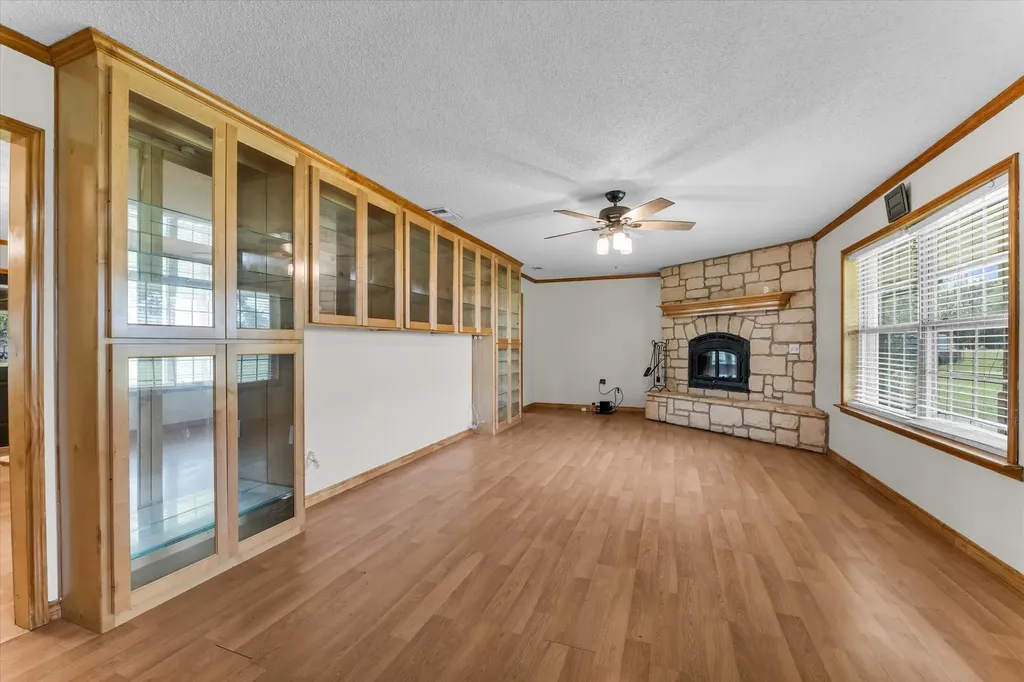550 Lcr 463 Mexia TX 76667