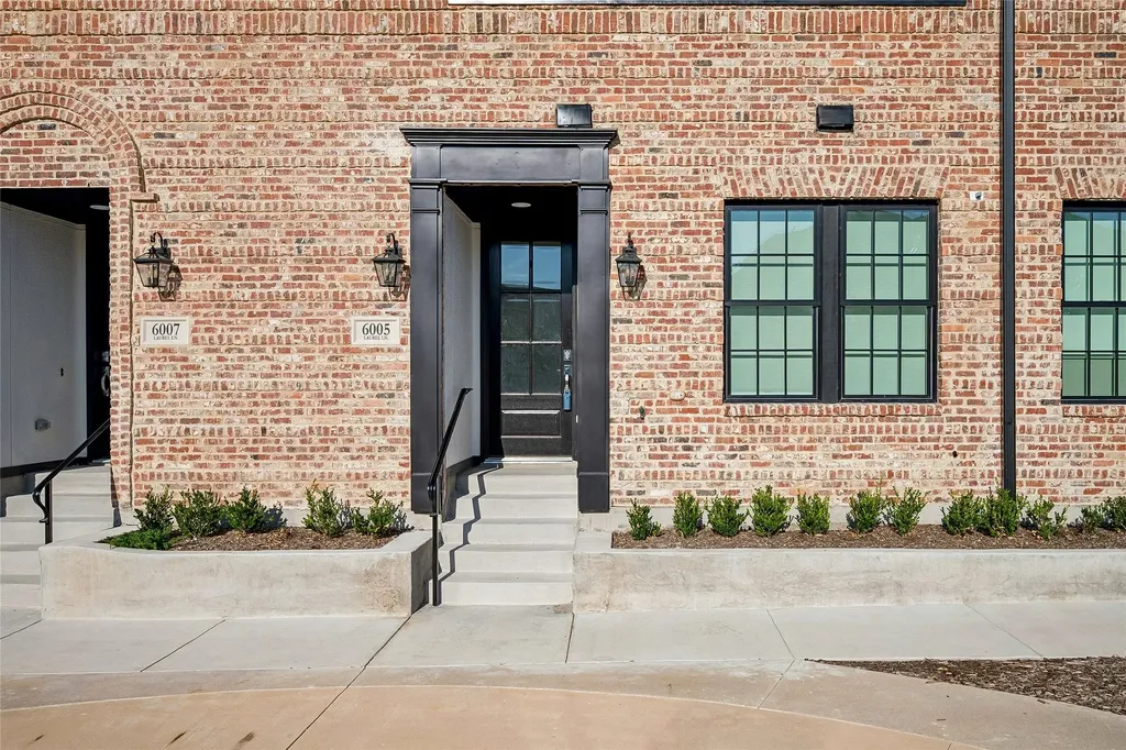 6005 Laurel Lane Addison TX 75001