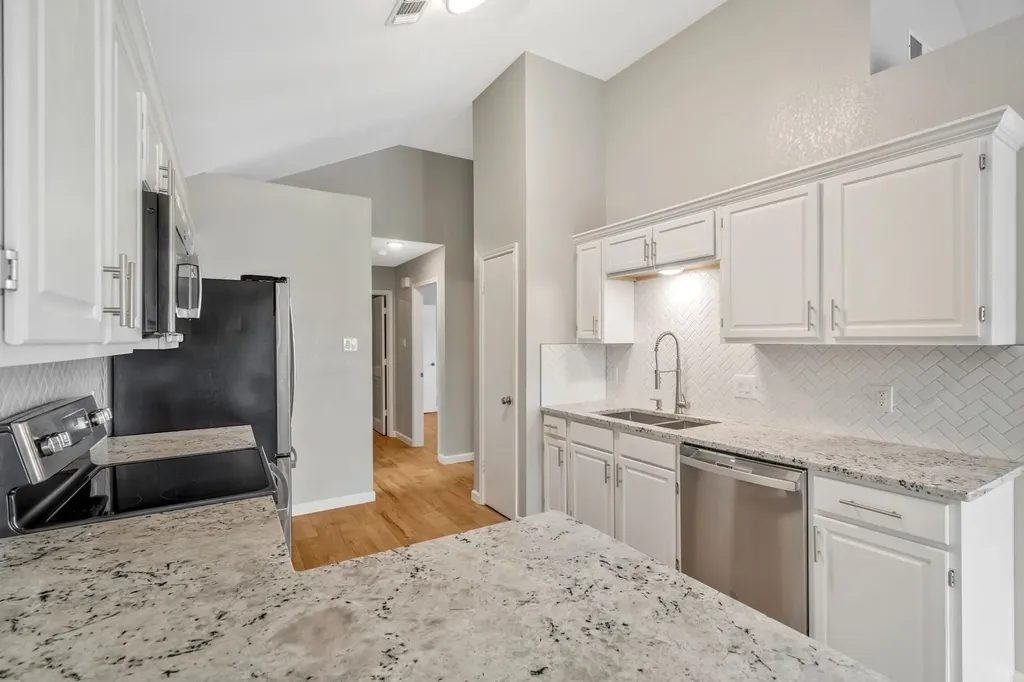 306 Crowe Drive Euless TX 76040
