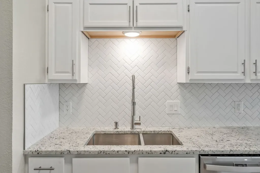 306 Crowe Drive Euless TX 76040