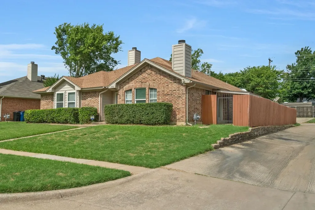 306 Crowe Drive Euless TX 76040