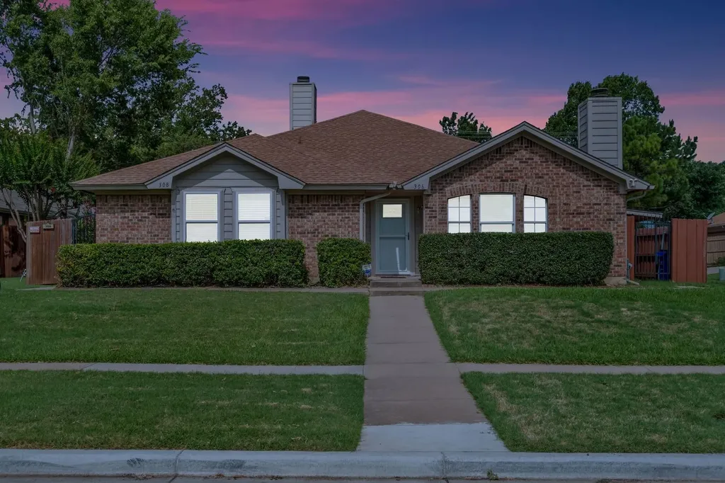 306 Crowe Drive Euless TX 76040