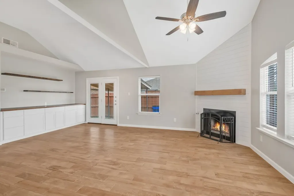306 Crowe Drive Euless TX 76040