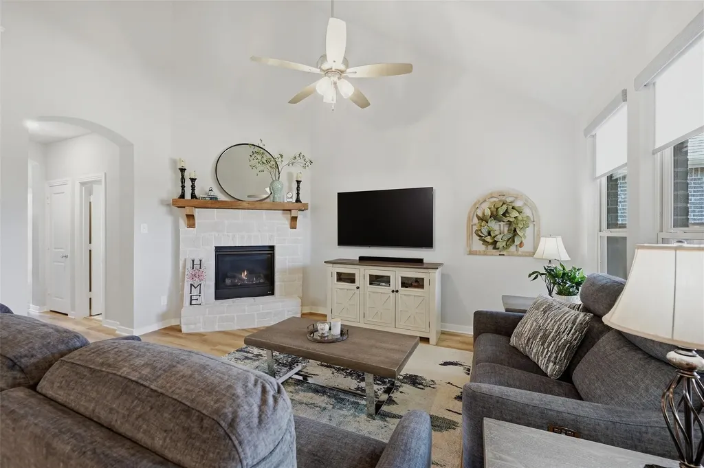 3913 Southbend Drive Denison TX 75020