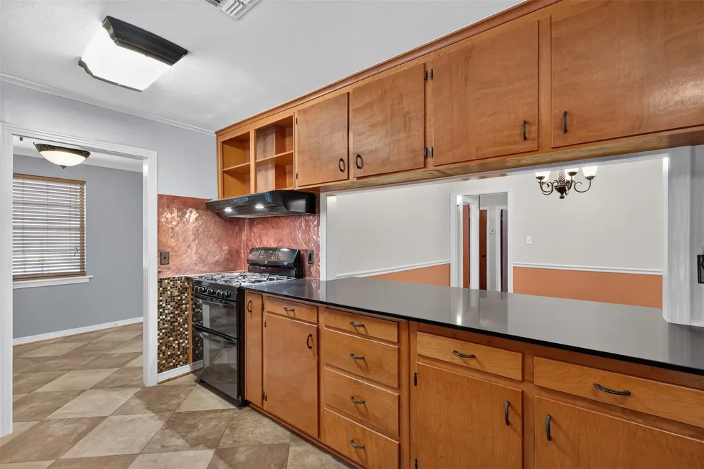 2714 E Cavett Drive Shreveport LA 71104