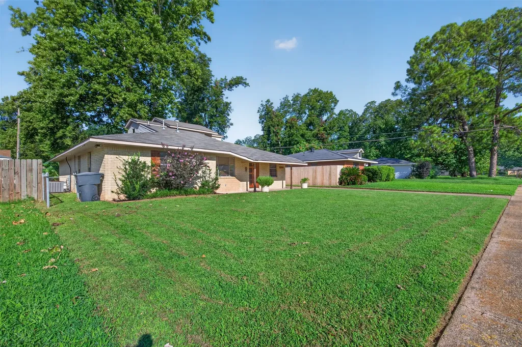 2714 E Cavett Drive Shreveport LA 71104