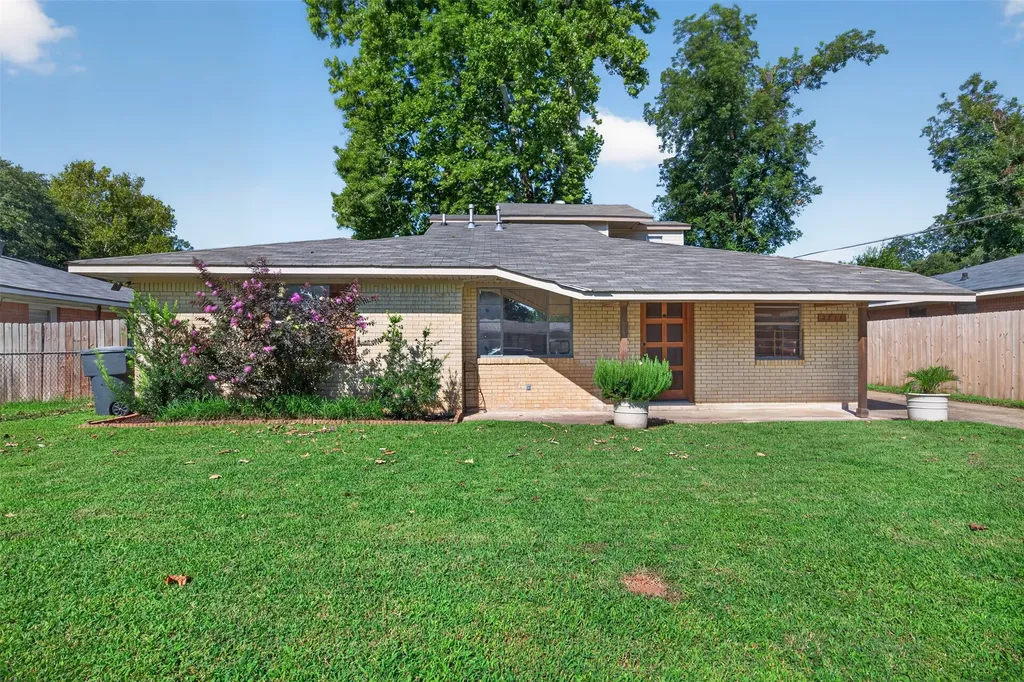 2714 E Cavett Drive Shreveport LA 71104