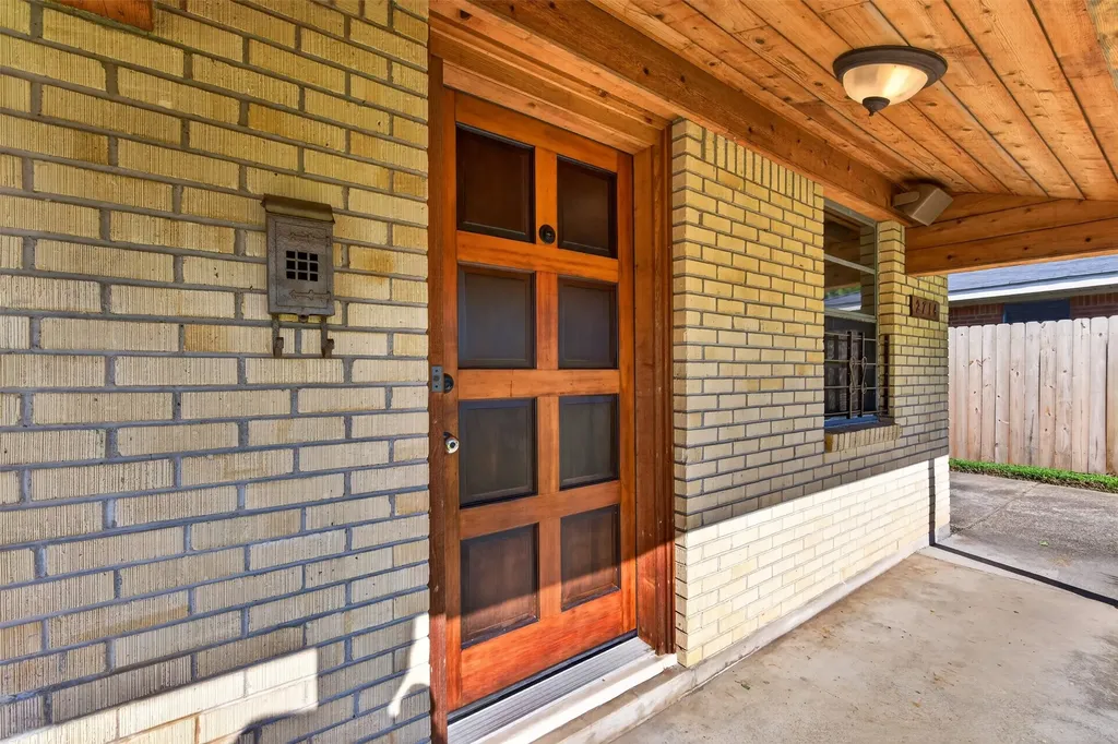2714 E Cavett Drive Shreveport LA 71104