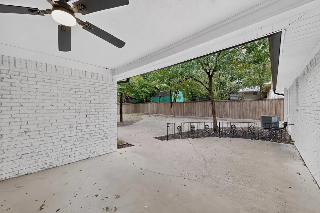 2330 Cody Drive Dallas TX 75228