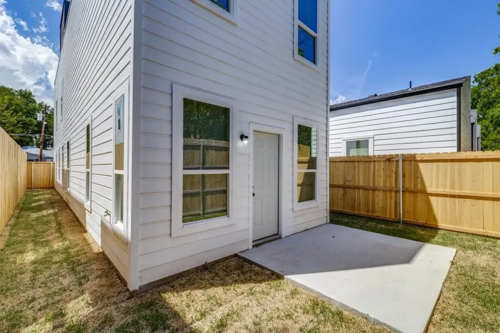 2214 Dyson Street Dallas TX 75215
