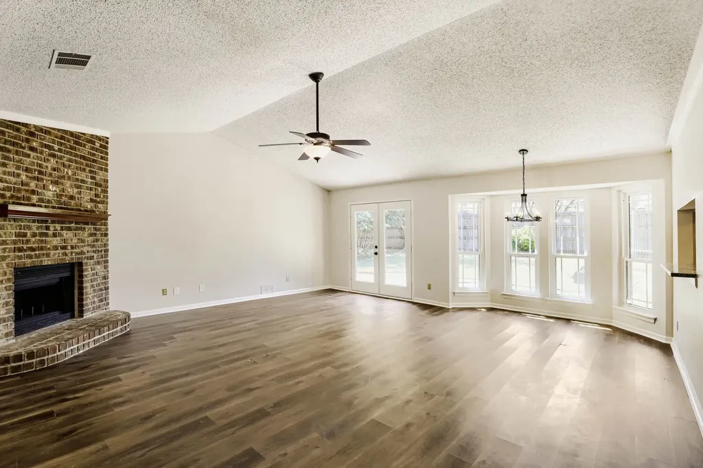 314 Sandlewood Lane Euless TX 76039
