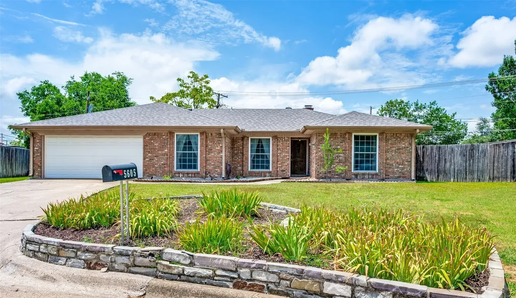 5605 Jamaica Circle North Richland Hills TX 76180