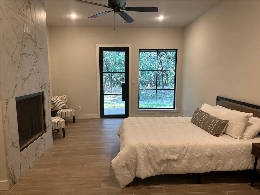 1136 Queen Elizabeth Drive Mcgregor TX 76657