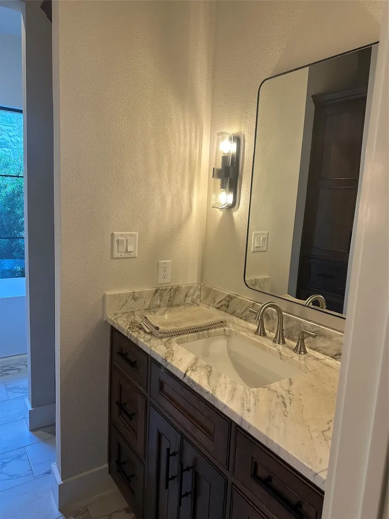 1136 Queen Elizabeth Drive Mcgregor TX 76657