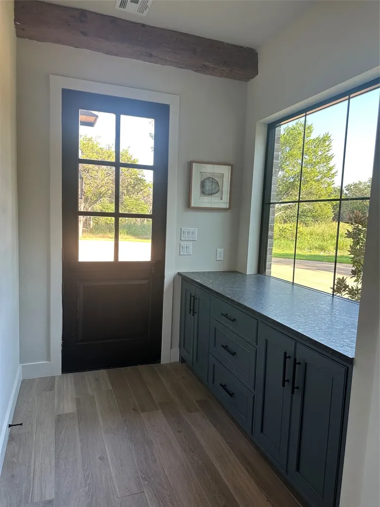 1136 Queen Elizabeth Drive Mcgregor TX 76657