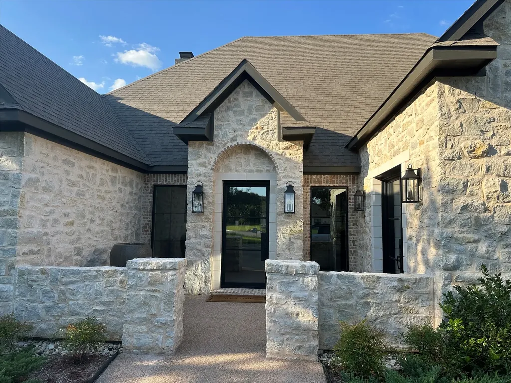 1136 Queen Elizabeth Drive Mcgregor TX 76657